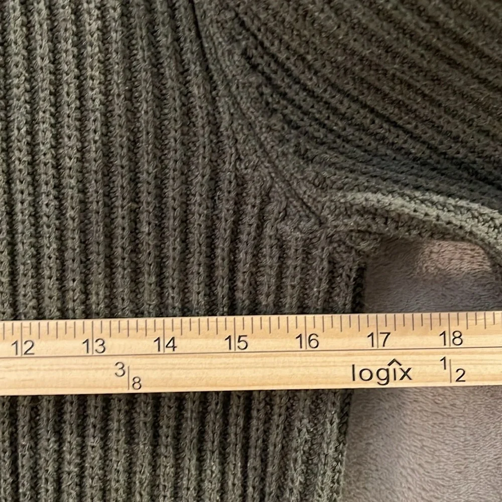 Peak performance Carter zip men’s M Army Green full zip sweater cable double zip